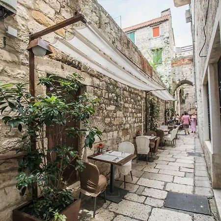 Dioclessima Apartment *